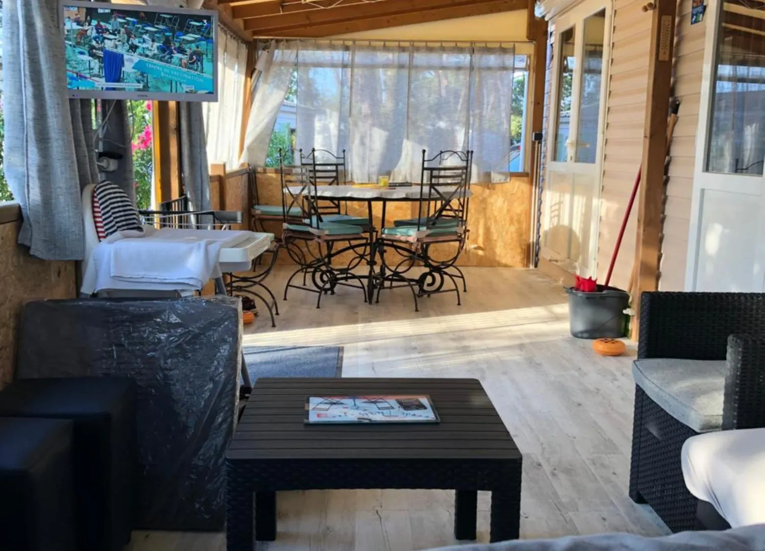 Kemping Mobile-Home Aux Cigales Le Muy 4-6 Personnes,Exterieur Xxl Pergola ,Veranda Salon Jardin Francja