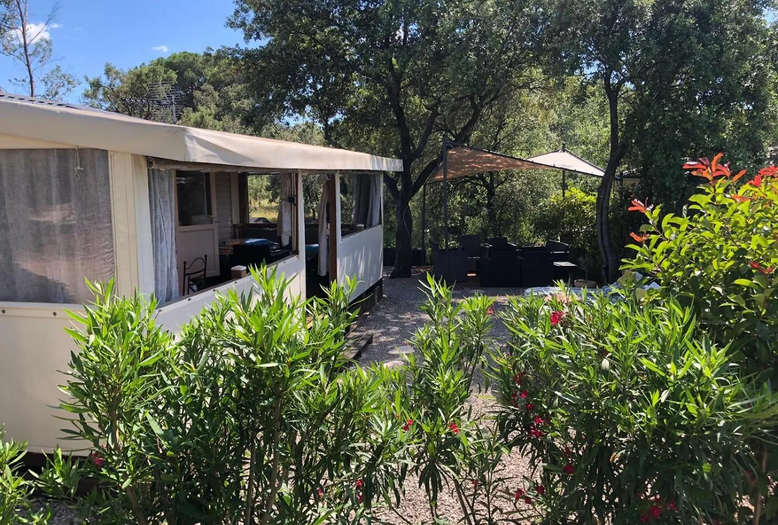 Mobile-Home Aux Cigales Le Muy 4-6 Personnes,Exterieur Xxl Pergola ,Veranda Salon Jardin 0*,