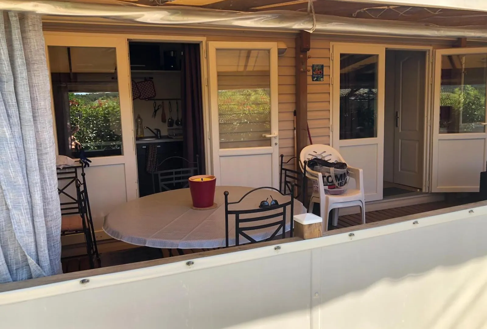 Mobile-Home Aux Cigales Le Muy 4-6 Personnes,Exterieur Xxl Pergola ,Veranda Salon Jardin 0*,