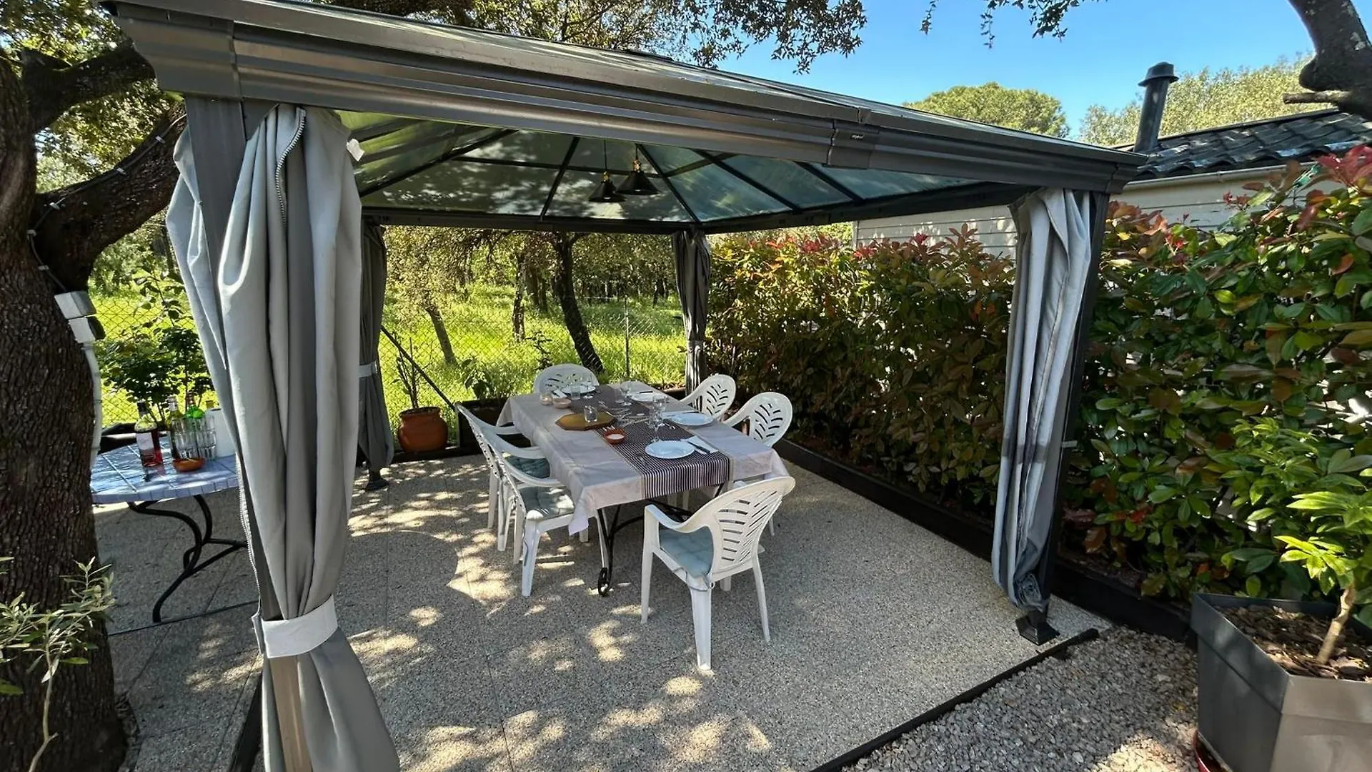 Mobile-Home Aux Cigales Le Muy 4-6 Personnes,Exterieur Xxl Pergola ,Veranda Salon Jardin Campsite