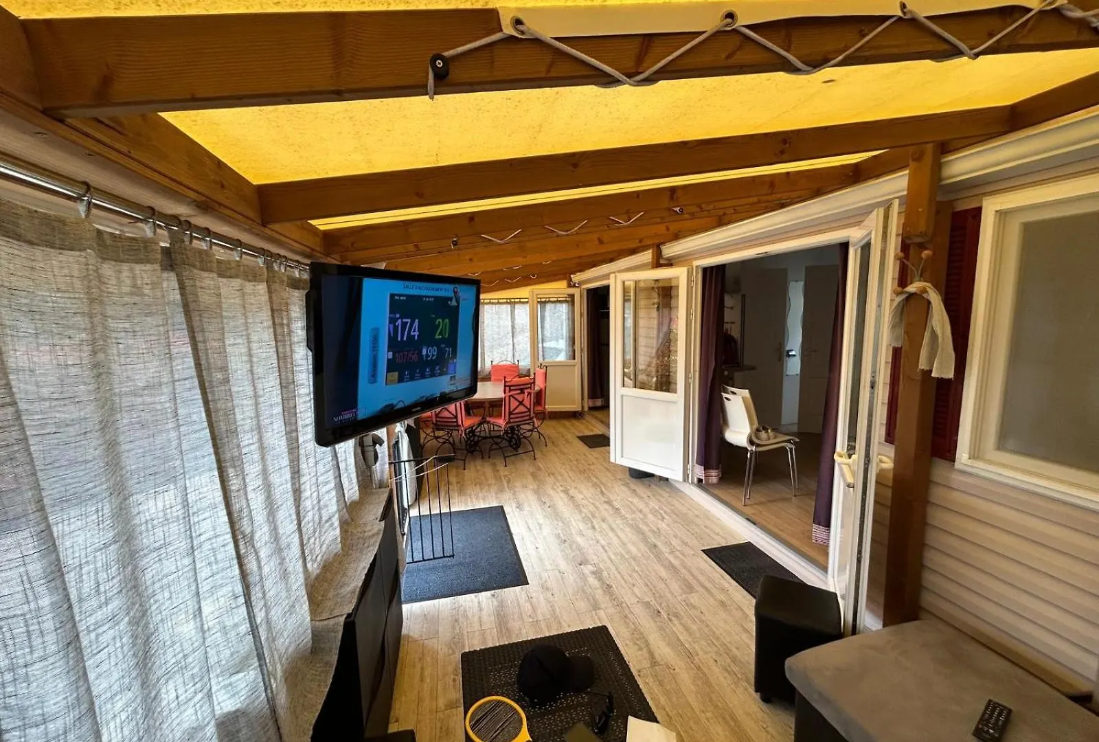 Campsite Mobile-Home Aux Cigales Le Muy 4-6 Personnes,Exterieur Xxl Pergola ,Veranda Salon Jardin